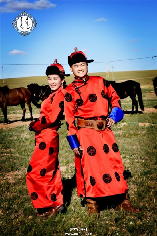 蒙古族婚紗照感受質(zhì)樸的愛(ài)情