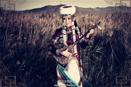 蒙古族婚紗照感受質(zhì)樸的愛(ài)情