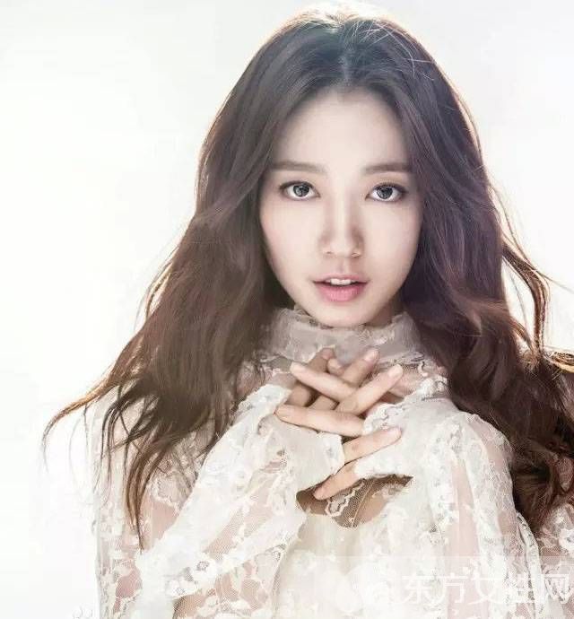 李弘基女友是樸信惠 兩人互動頻繁關(guān)系非同一般