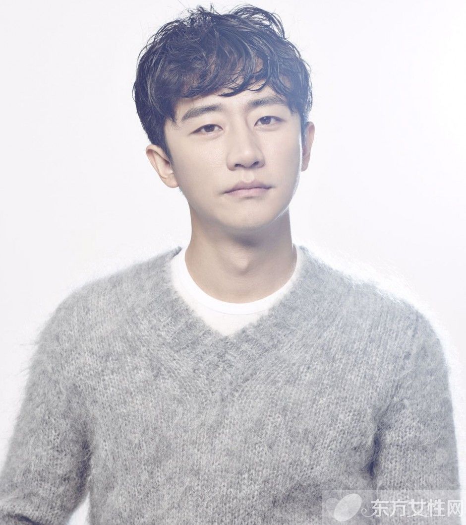 黃軒胡杏兒的婚紗照怎么回事 黃軒背景個人資料