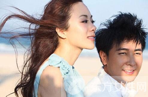 揭保劍鋒老婆何珈好家庭背景 兩人結婚照曝光網友稱好丑