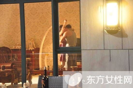 楊坤丁丁露骨床照大曝光 楊坤老婆個人資料遭扒