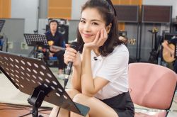 劉濤老公王珂背景個(gè)人資料 微博大贊愛(ài)妻自稱吃軟飯