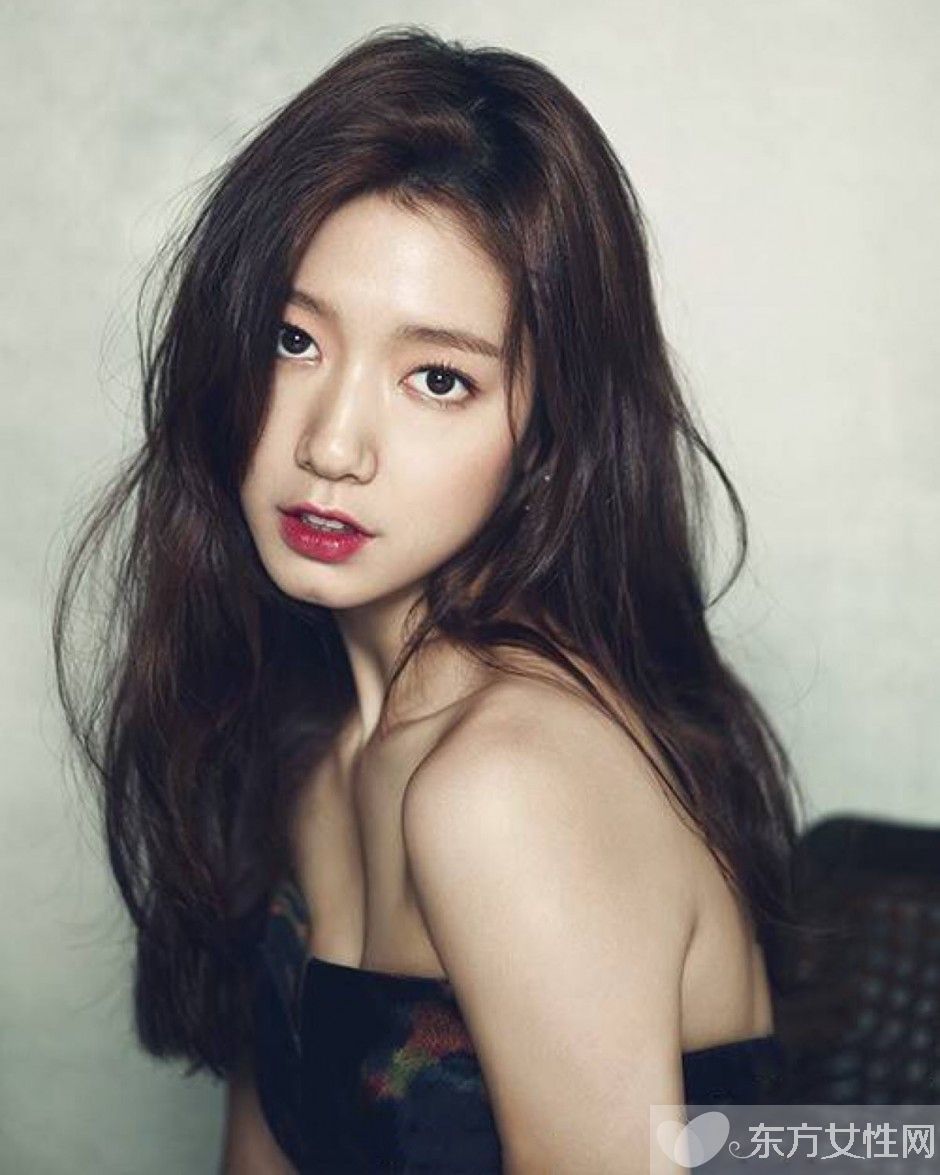 李弘基女友是樸信惠 兩人互動頻繁關(guān)系非同一般