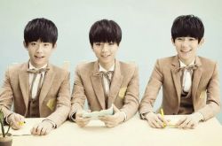 易烊千璽真實(shí)家庭背景 tfboys年收入居然這么高