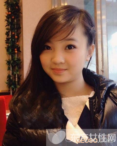 林妙可家庭背景個(gè)人資料 曬比基尼照露深溝