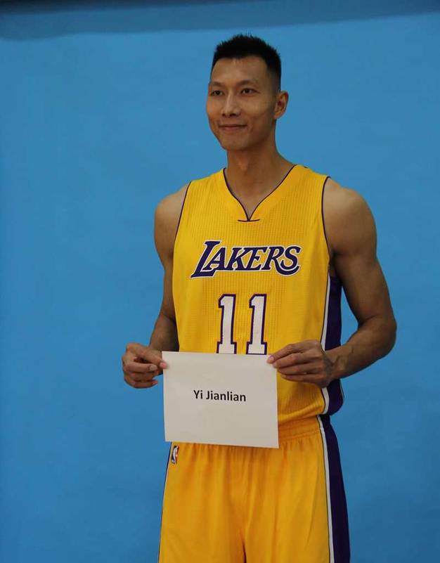 湖人將裁掉易建聯(lián) 阿聯(lián)短暫的湖人生涯