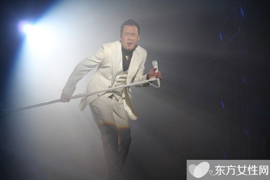 楊坤丁丁露骨床照大曝光 楊坤老婆個人資料遭扒