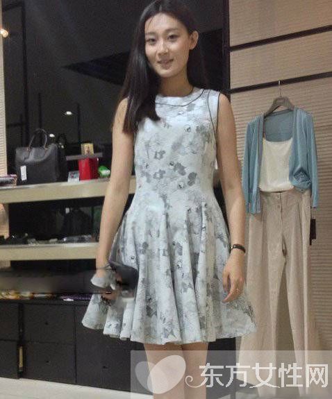 劉暢老婆吳子佳到底有多富 顏值爆表的一家子