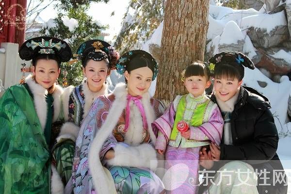 揭紀(jì)姿含父母及家庭背景照片 紀(jì)姿含與她竟是雙胞胎