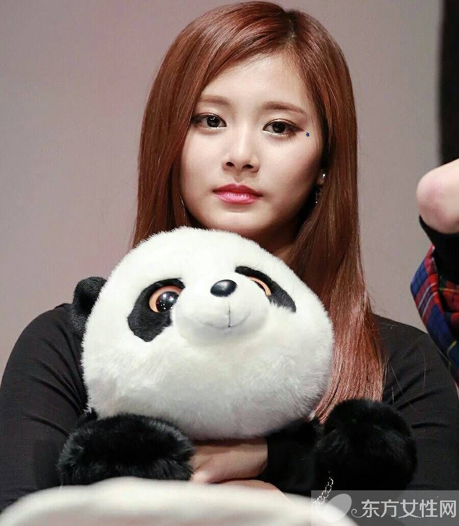 周子瑜事件是怎么回事 周子瑜家庭背景個(gè)人資料