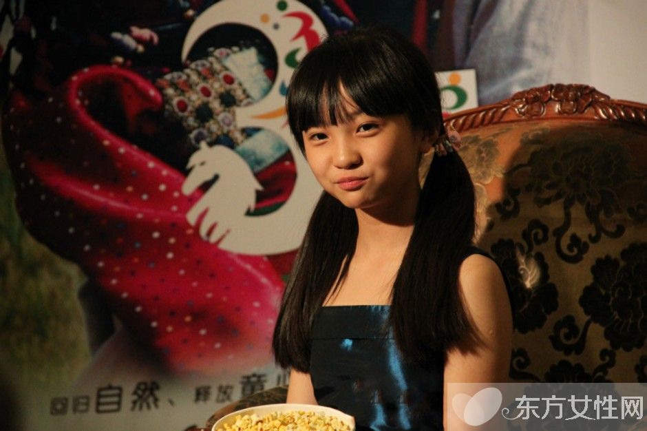 林妙可家庭背景個(gè)人資料 曬比基尼照露深溝