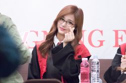 周子瑜事件是怎么回事 周子瑜家庭背景個(gè)人資料