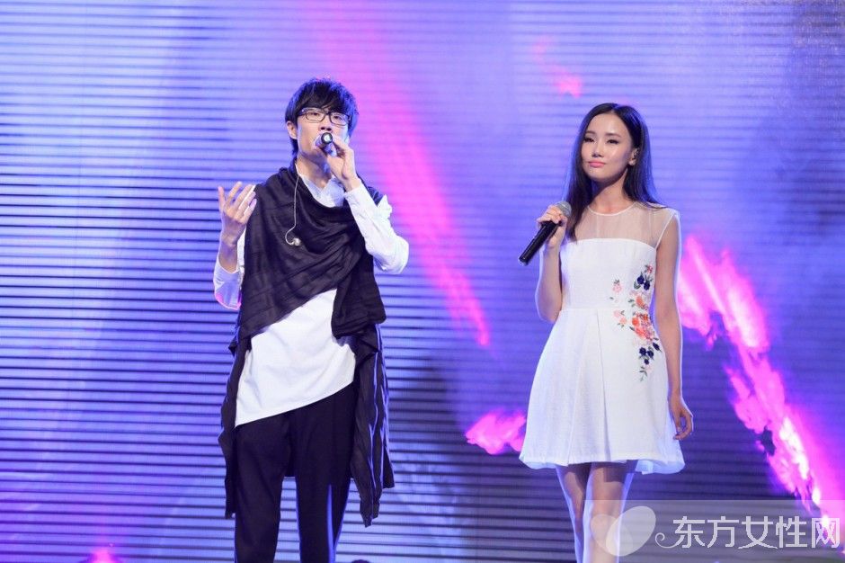 黃齡和老公的生活照曝光 黃齡家庭背景個人資料