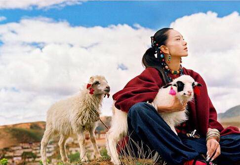 58歲楊麗萍近照如少女 豪宅 月亮宮 美如仙境