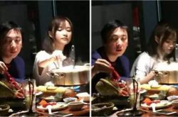 王思聰與趙子易現(xiàn)身機(jī)場(chǎng)被拍 鏟屎官為何能獨(dú)寵后宮