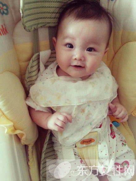 王浩信老婆陳自瑤個(gè)人資料 王浩信陳自瑤女兒曝光美過媽媽