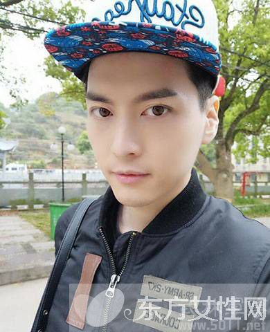 coser小小白顏素顏照曝光 帥到窒息的節(jié)奏有木有