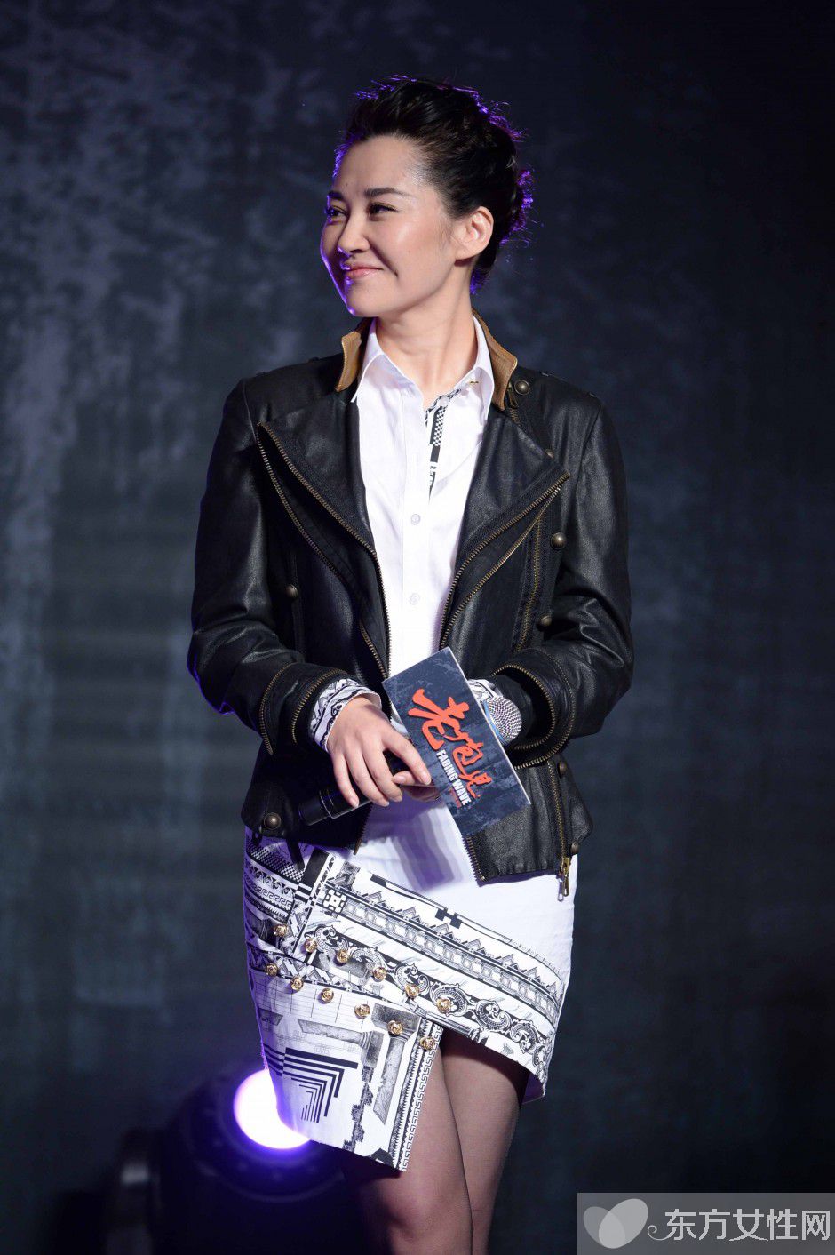 許晴大尺度全裸秀性感 凸點濕身喂奶照片曝光