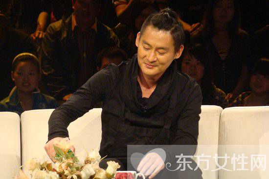 景崗山個人資料 景崗山一對兒女近照曝光被贊最好看星二代