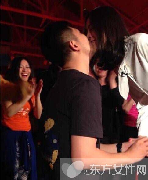 主持人李艾身高體重多少 李艾老公遭網(wǎng)友調(diào)侃經(jīng)紀(jì)人近水樓臺(tái)