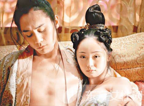 李曼床戲太騷個人資料遭扒 李曼羅晉分手原因揭秘