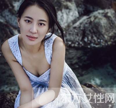 偽裝者王樂君多大年紀(jì)了 王樂君性感泳裝圖片優(yōu)美動人