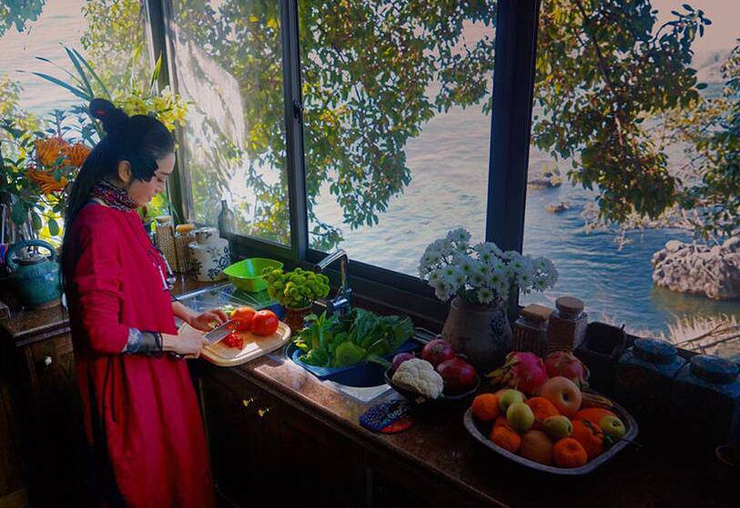 58歲楊麗萍近照如少女 豪宅 月亮宮 美如仙境