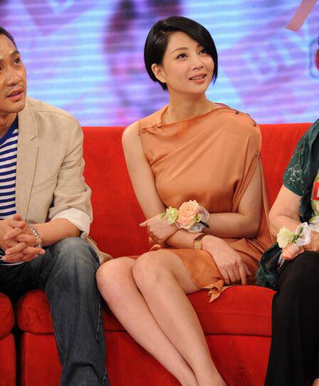 殷桃的現(xiàn)任丈夫背景資料 替父還債陷 包養(yǎng)門 真相