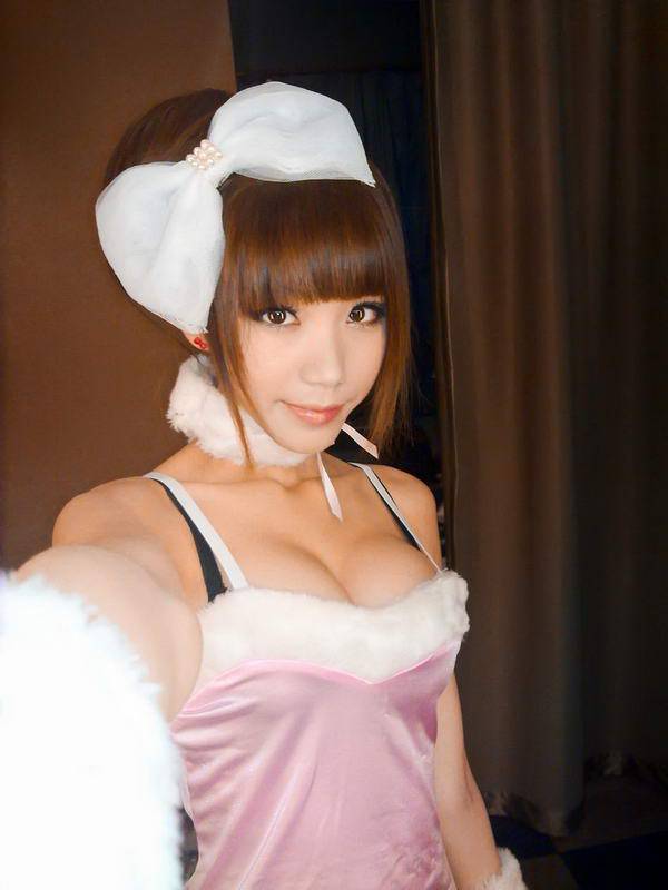 揭秘葉梓萱被誰破了處 曝葉梓萱人體高清大圖