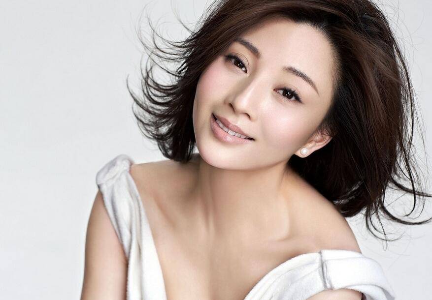 殷桃的現(xiàn)任丈夫背景資料 替父還債陷 包養(yǎng)門 真相