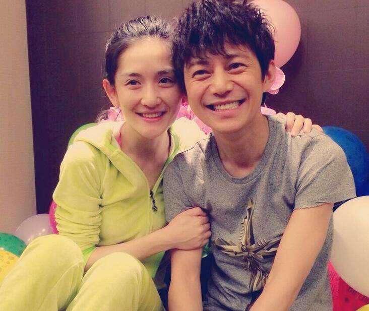 到底當(dāng)紅主持人謝娜多大了 謝娜何炅工資排名大揭秘