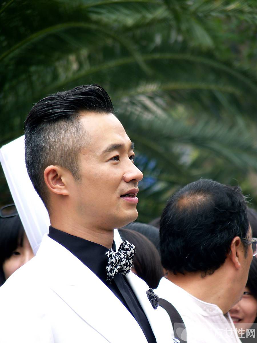 程雷老婆王萌萌個人資料 王萌萌懷孕程雷為其祈禱