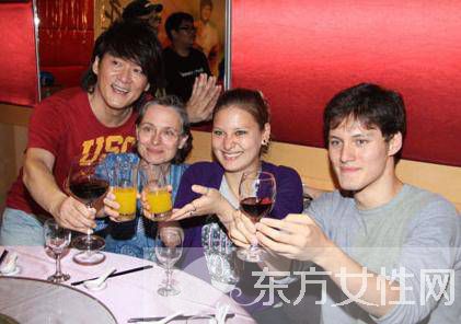 周華健老婆康粹蘭個人資料 揭秘兩人相戀過程