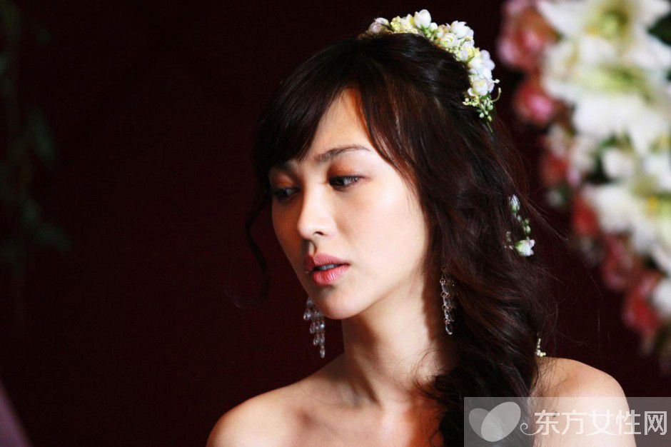 曝黃曉明前女友主動(dòng)退出 小三AB成功上位成正牌女友