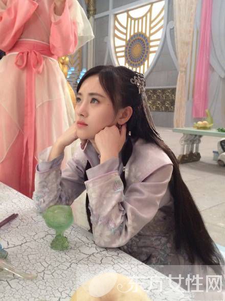 4000年第一美女鞠婧祎 整容前后照對比嚇哭你