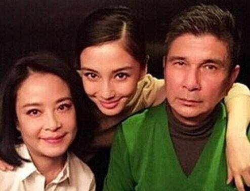 AngelaBaby楊穎父母家庭背景揭秘 整容前后照對比驚人