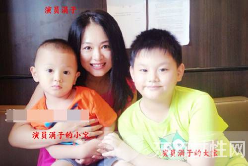 涓子兩個(gè)兒子正面照曝光 辟謠 我老公不是吳建