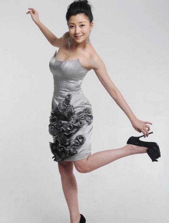 殷桃的現(xiàn)任丈夫背景資料 替父還債陷 包養(yǎng)門 真相