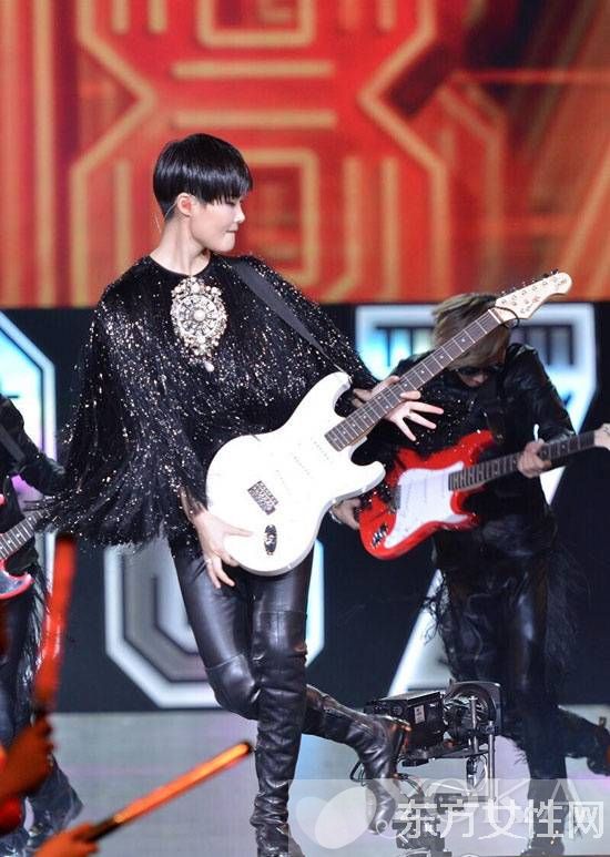 李宇春富豪男朋友煤老板照片 李宇春罕見婚紗照曝光