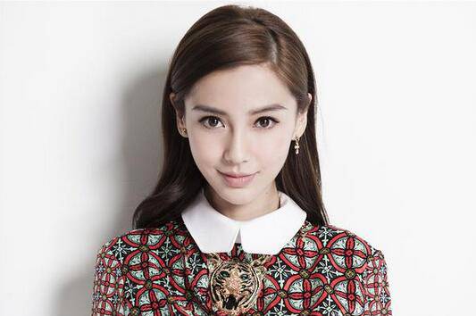 AngelaBaby楊穎父母家庭背景揭秘 整容前后照對比驚人