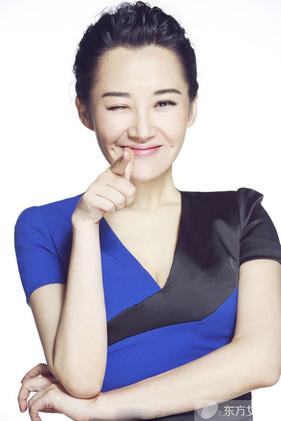 許晴大尺度全裸秀性感 凸點濕身喂奶照片曝光