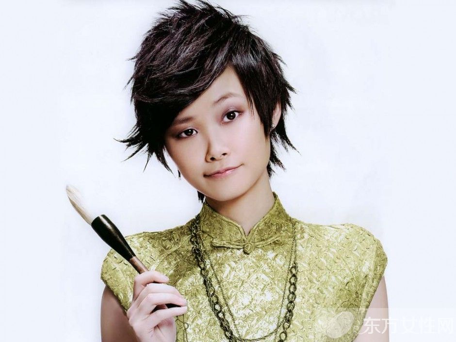 李宇春富豪男朋友煤老板照片 李宇春罕見婚紗照曝光