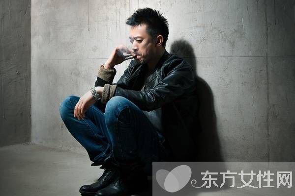 王學兵吸毒個人資料遭扒 三任嬌妻皆是性感尤物