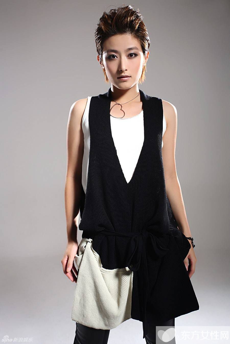 演員徐百卉的老公是誰(shuí) 徐百卉比基尼秀性感小蠻腰