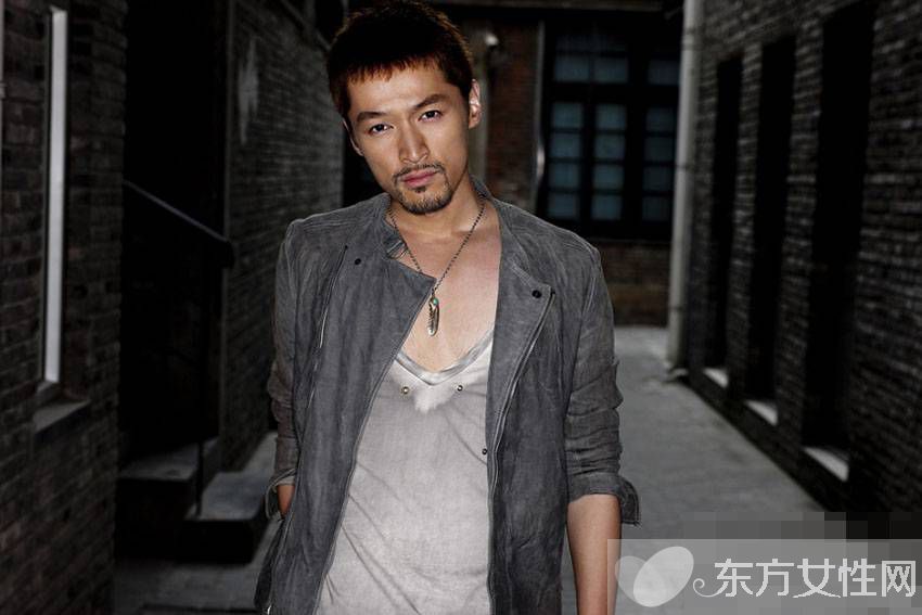 胡歌頻繁 示愛 閆妮 胡歌 很感謝當年閆妮吻了我
