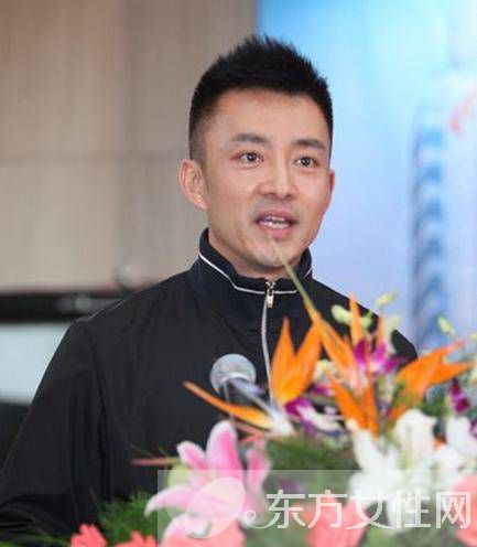 曝主持人亞寧近況家庭妻子 揭亞寧為什么退出央視舞臺(tái)