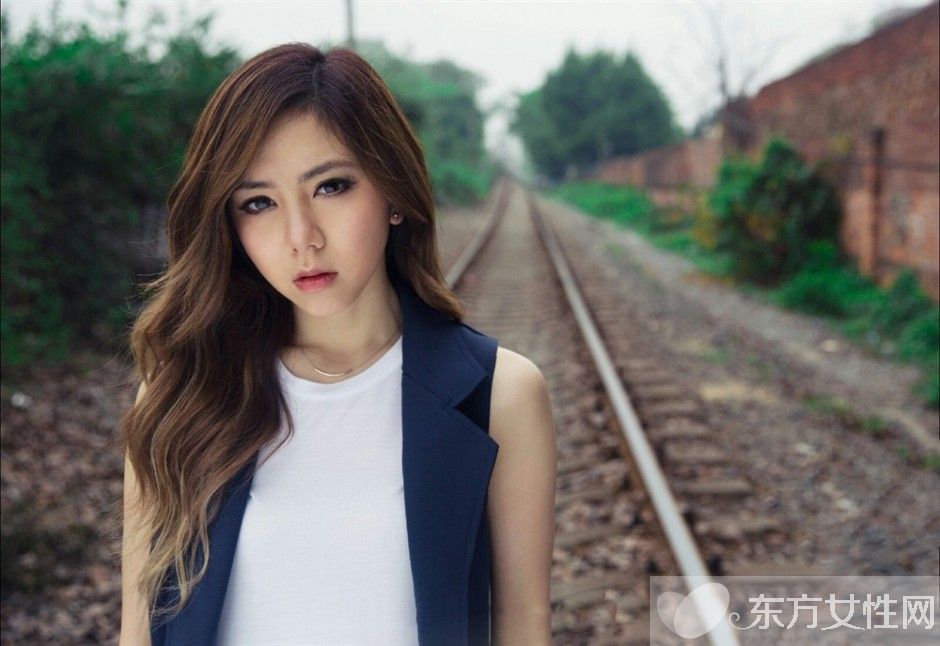 香港 小巨肺 鄧紫棋個人資料 揭16歲失身真相