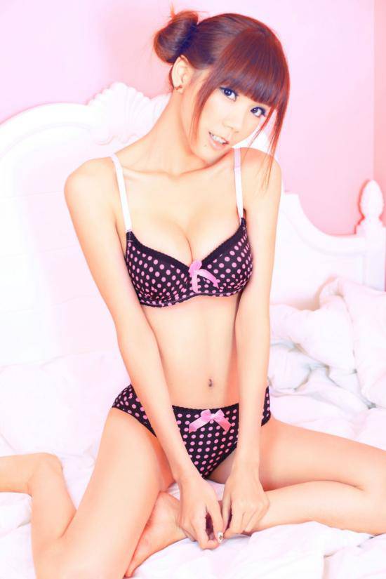 揭秘葉梓萱被誰破了處 曝葉梓萱人體高清大圖