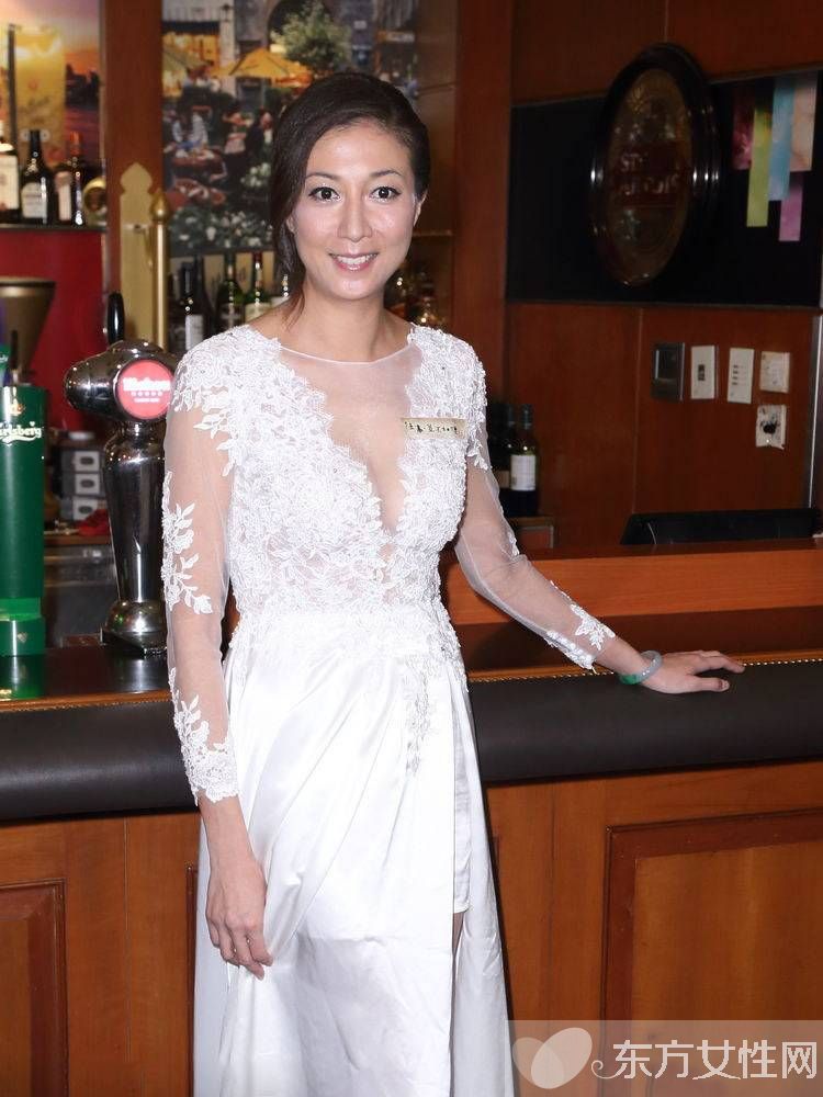 吳綺莉年輕照個(gè)人資料 成龍為什么不承認(rèn)小龍女